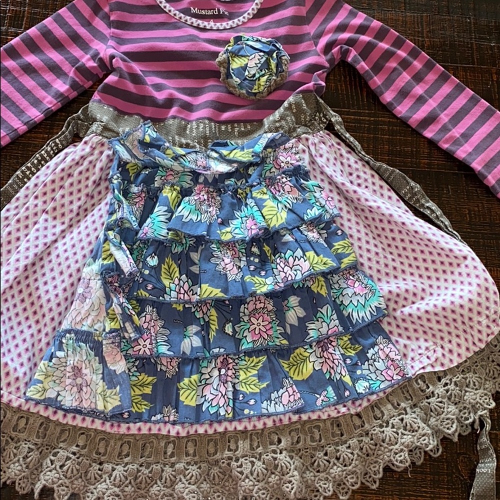 Dress. Very well worn. Smoke free, pet free.